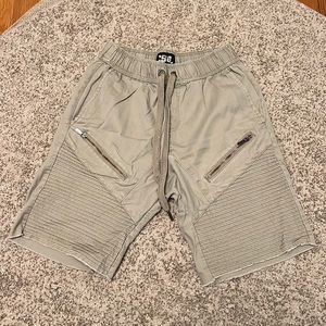 Men’s Khaki Cargo Shorts